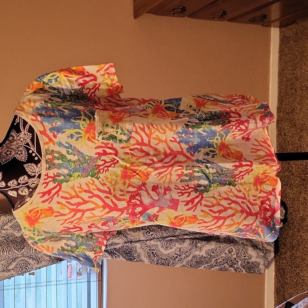 EUC Westbound Multi-colored Coral Reef Pocket Tee. Size Medium - Picture 1 of 5